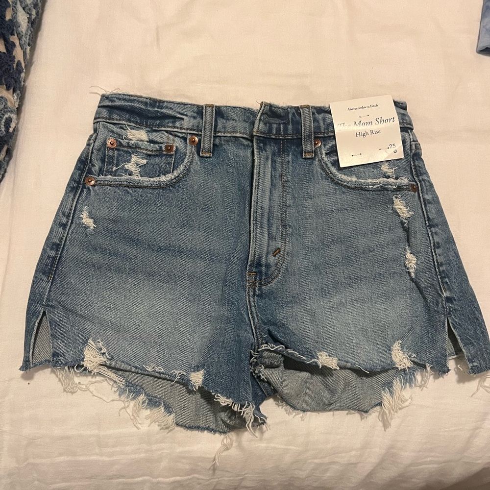 Abercrombie the mom high rise shorts